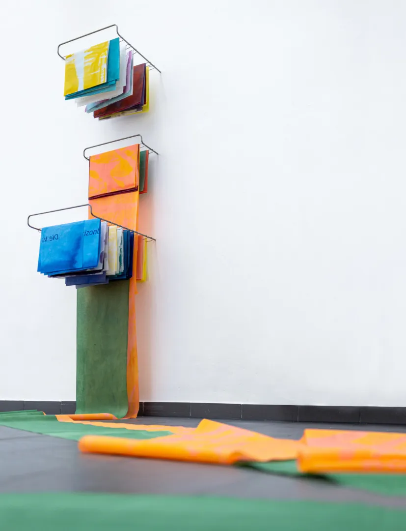 Valentina Jaffé, Zip-Paintings, 2022. Foto: Steffen Lehr + Appel Nowitzki