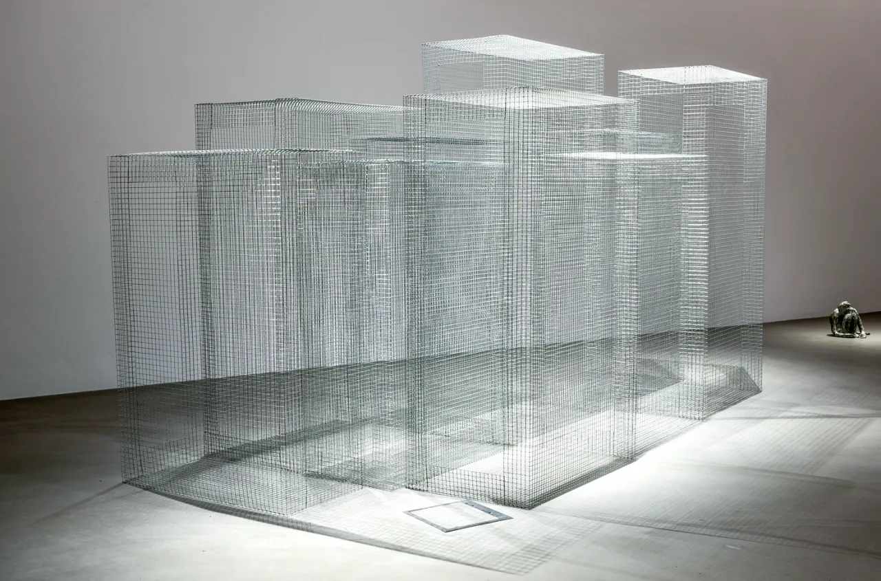 Elisabeth Wagner, Ohne Titel (Membran), 1989, verzinkter Draht, geknüpft, Maße variabel