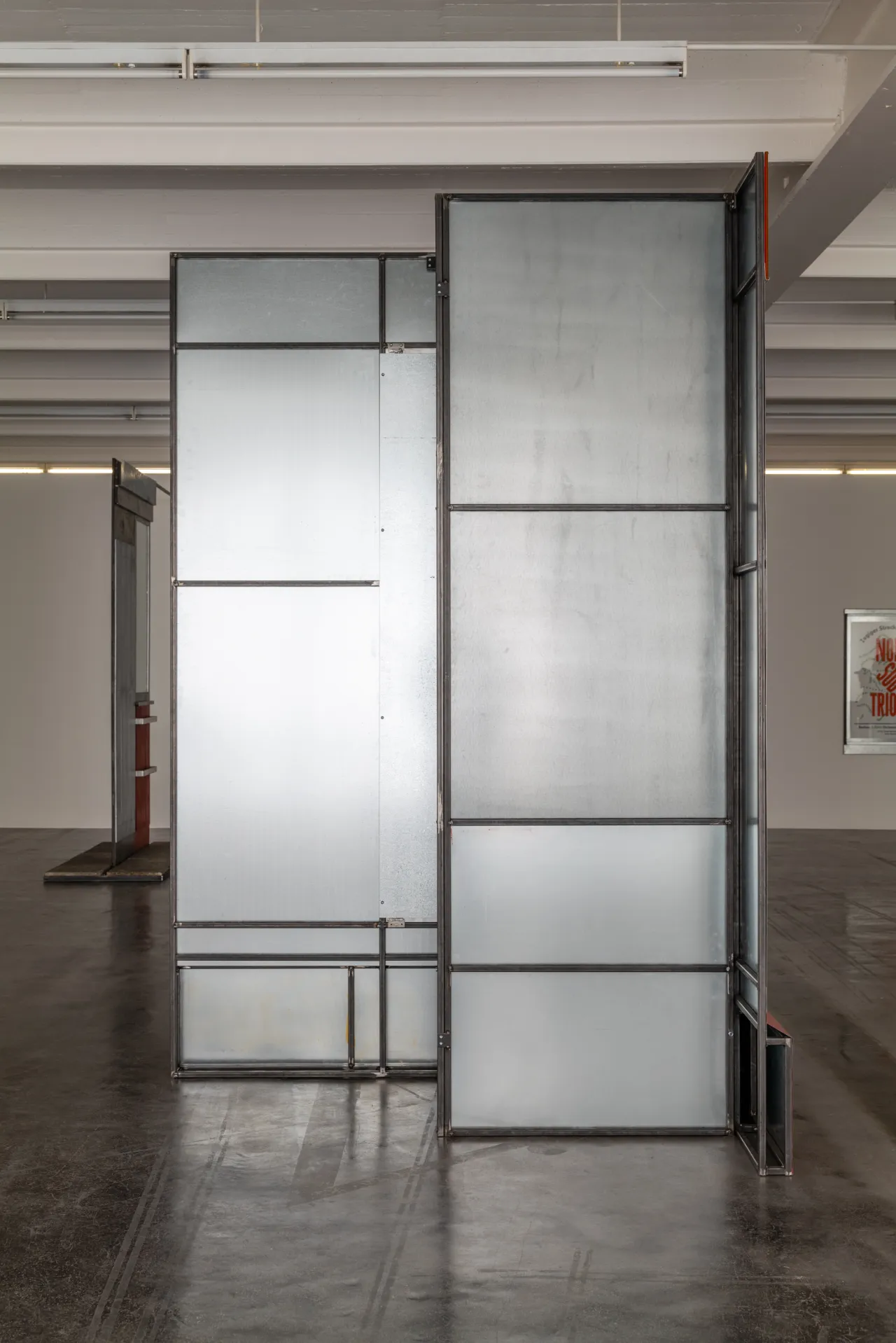 Wilhelm Klotzek, <em>O.T. (Buchladenecke)</em>, 2022, steel, sheet metal, glass, paper, wood, 279 x 100 x 176 cm.